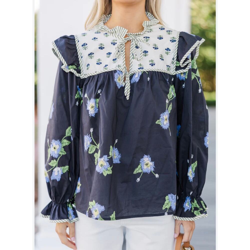 Entro Women’s Millie Top size S Long sleeve Black Floral New
